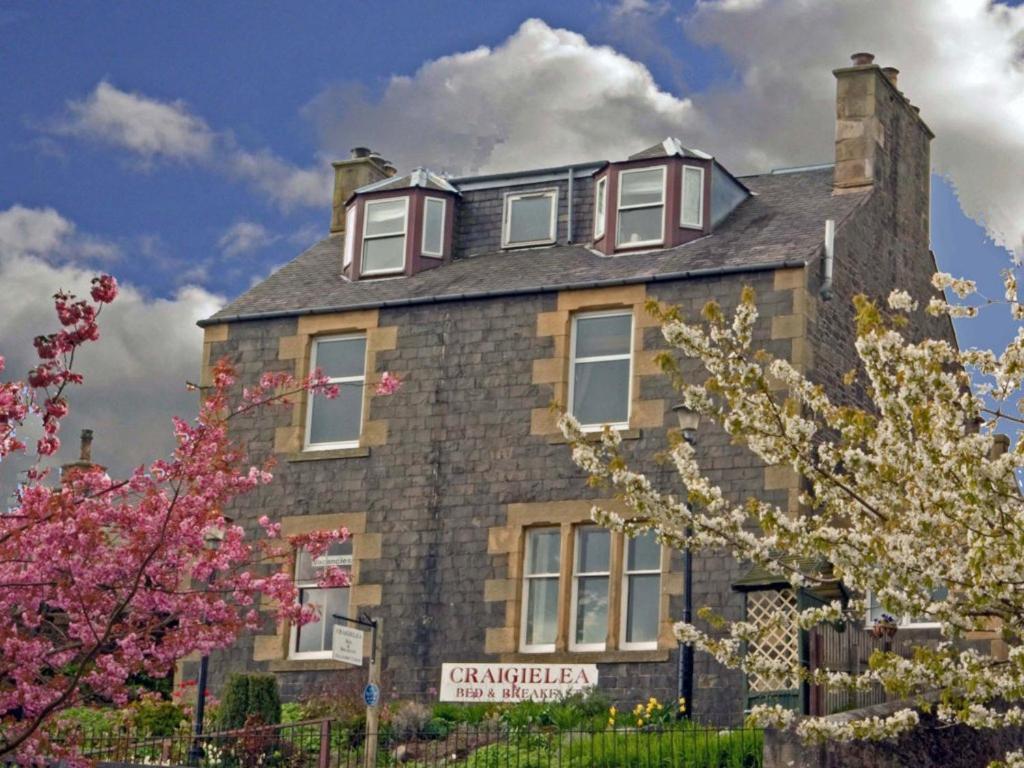 Craigielea Bed & Breakfast ガラシールズ エクステリア 写真